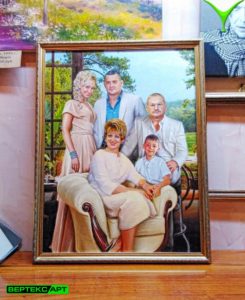 Вертикальный семейный портрет под масло